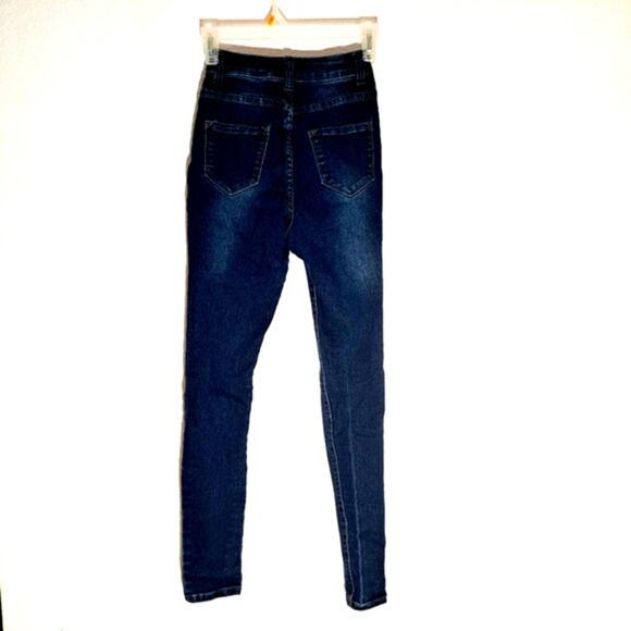 B.O.B women's distressed blue jeans size 1/2 - Picture 2 of 3